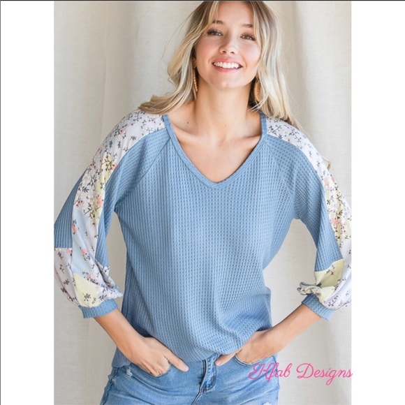 ❤️LAST! Blue V Neck Floral Contrast Waffle Top! - Picture 5 of 8